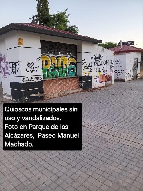 Quioscos vandalizados